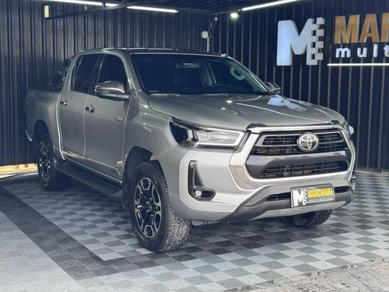 TOYOTA HILUX 2.8 D-4D TURBO DIESEL CD SRX 4X4 AUTOMÁTICO